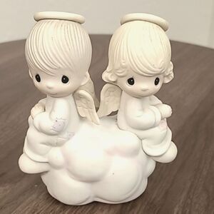 Jonathan David 1979 Precious Moments,  But Love Goes on Forever Angel Figurine